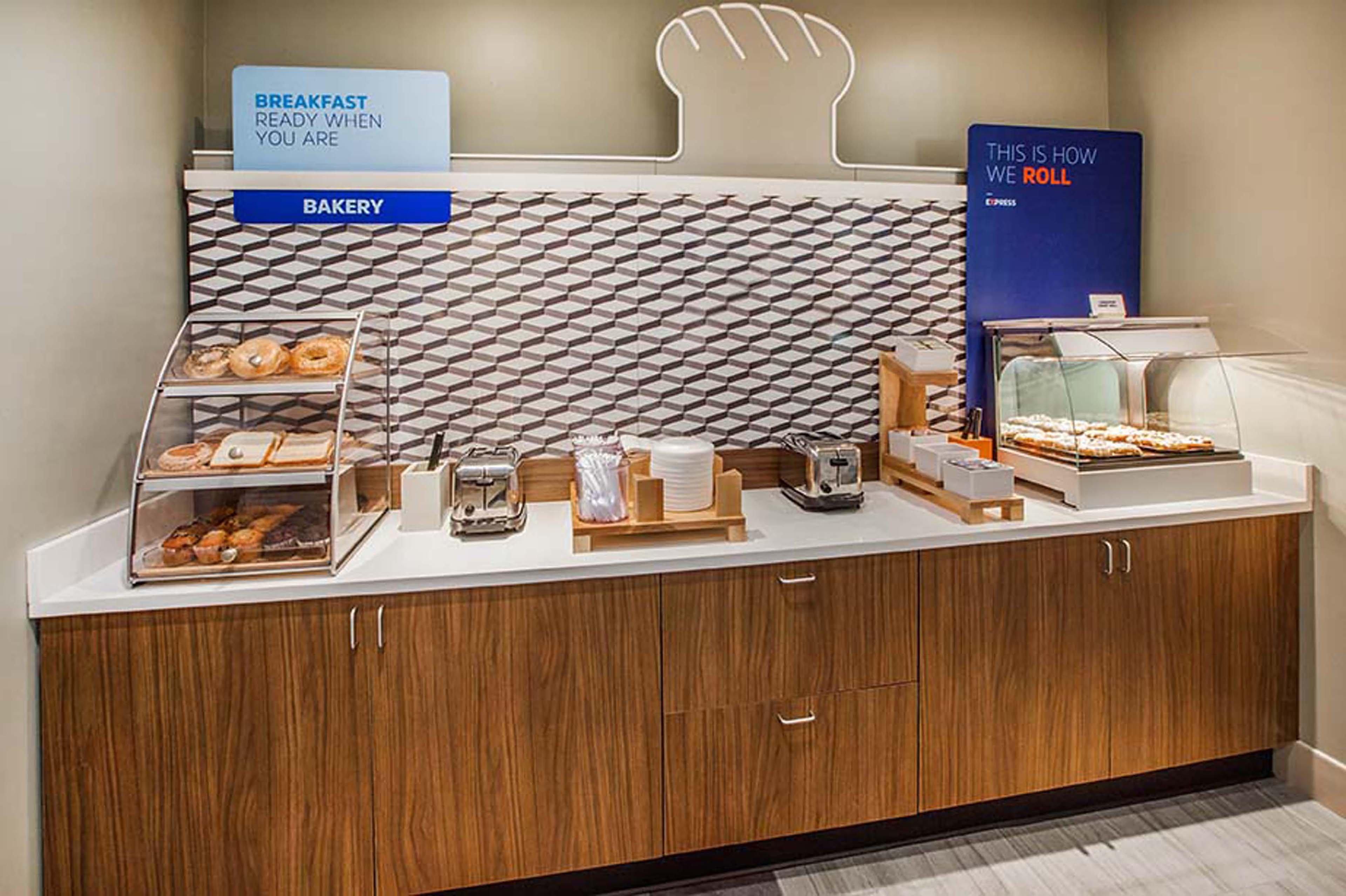 Holiday Inn Express & Suites - Roswell By Ihg Ngoại thất bức ảnh